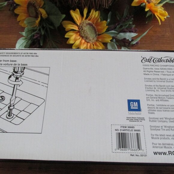 J100-NIB Ertl Collectibles  Smokey & the Bandit Trans Am 1:18 Die Cast - Picture 7 of 8